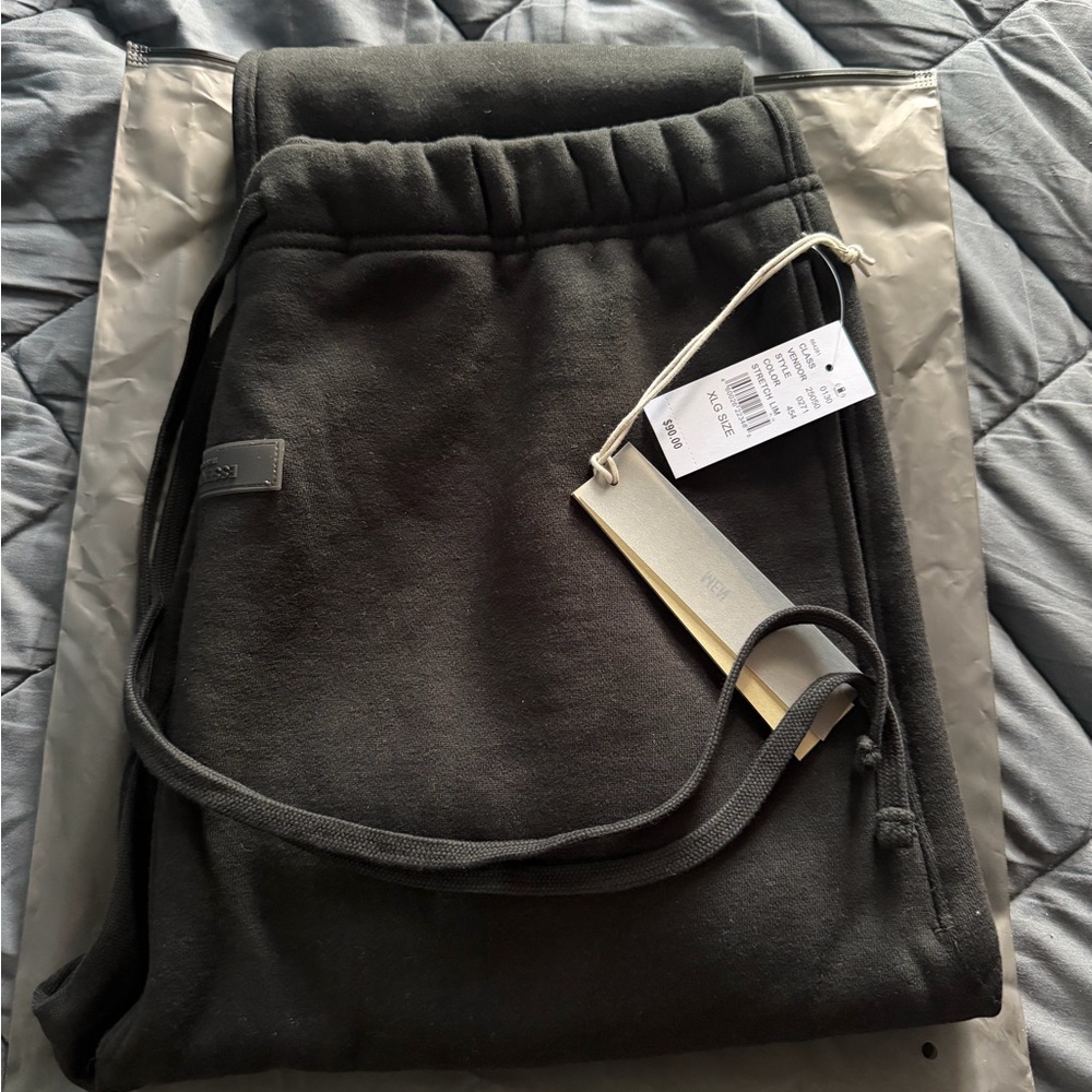 Essentials pants limo black